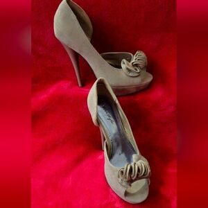 Her Style Taupe Suede Peep-Toe Heels with Ruffle Detail Pumps - Size 8